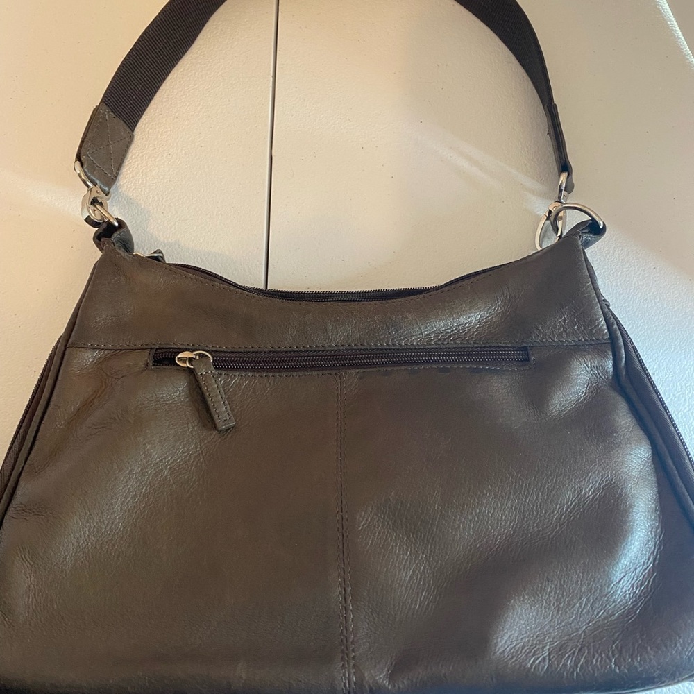 GUN TOTE’N MAMA PURSE LIKE NEW - Picture 6 of 8